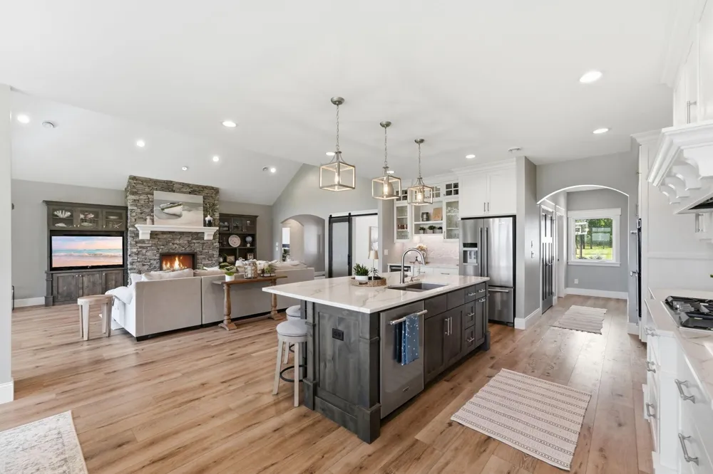 8382 198th Avenue NE New London, MN 56273