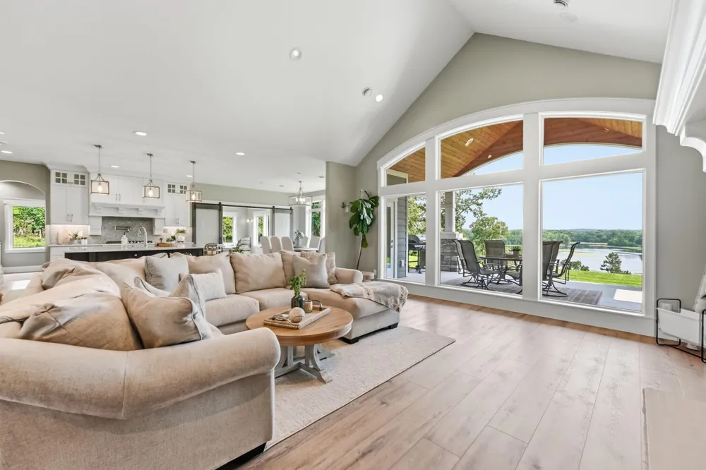 8382 198th Avenue NE New London, MN 56273