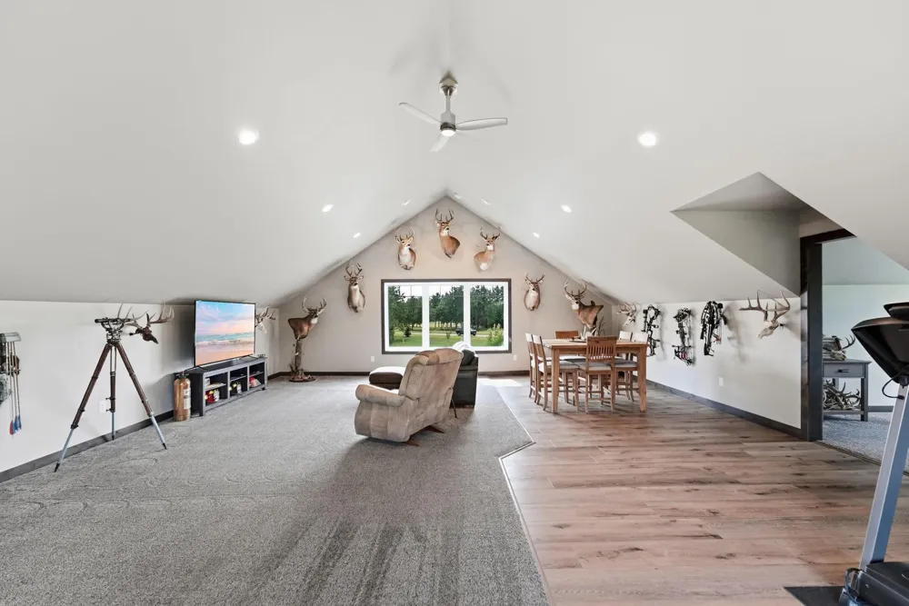 8382 198th Avenue NE New London, MN 56273