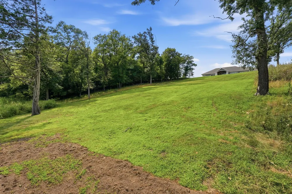 8382 198th Avenue NE New London, MN 56273
