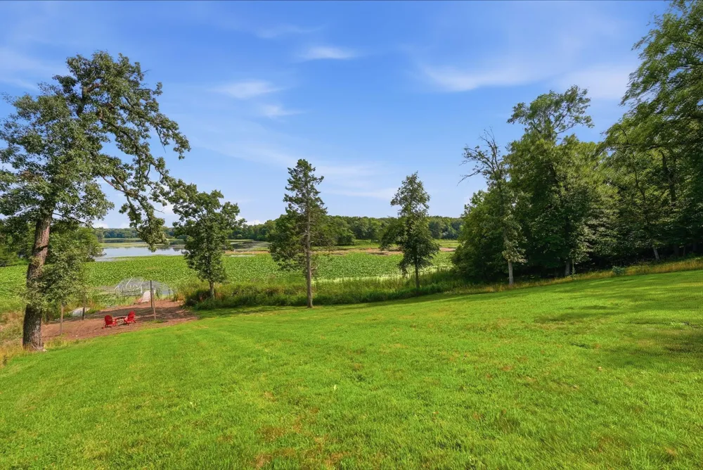 8382 198th Avenue NE New London, MN 56273