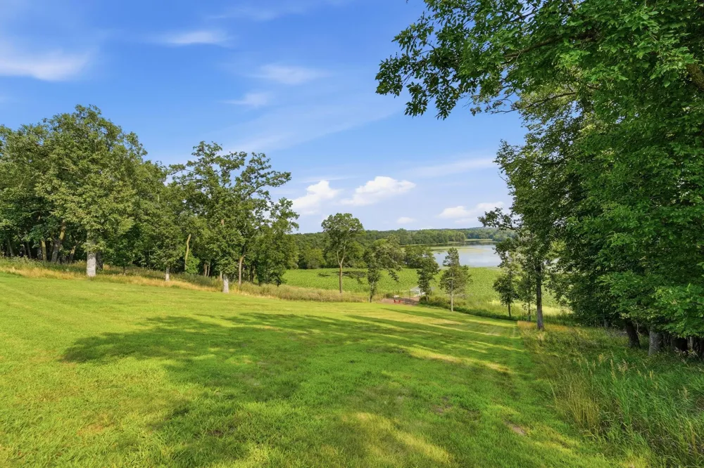 8382 198th Avenue NE New London, MN 56273