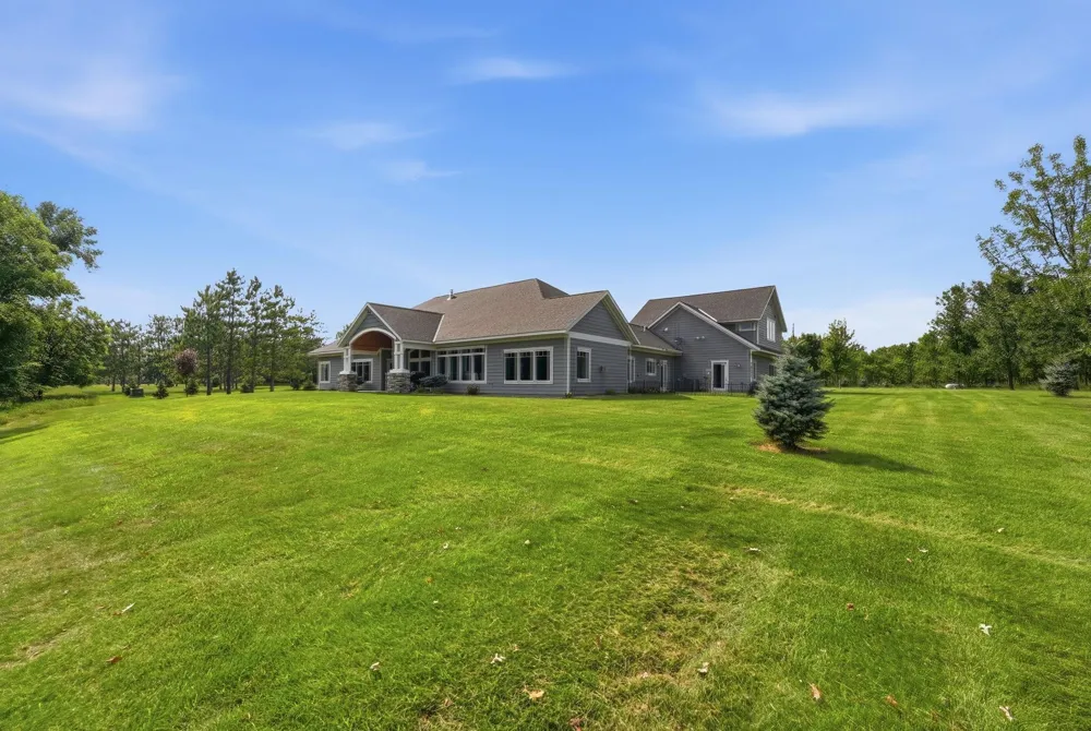 8382 198th Avenue NE New London, MN 56273