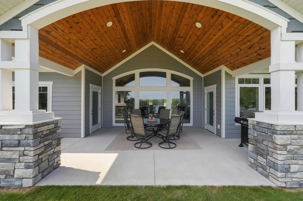 8382 198th Avenue NE New London, MN 56273