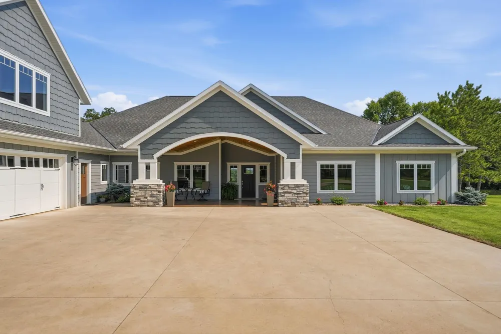 8382 198th Avenue NE New London, MN 56273
