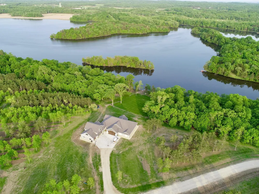 8382 198th Avenue NE New London, MN 56273