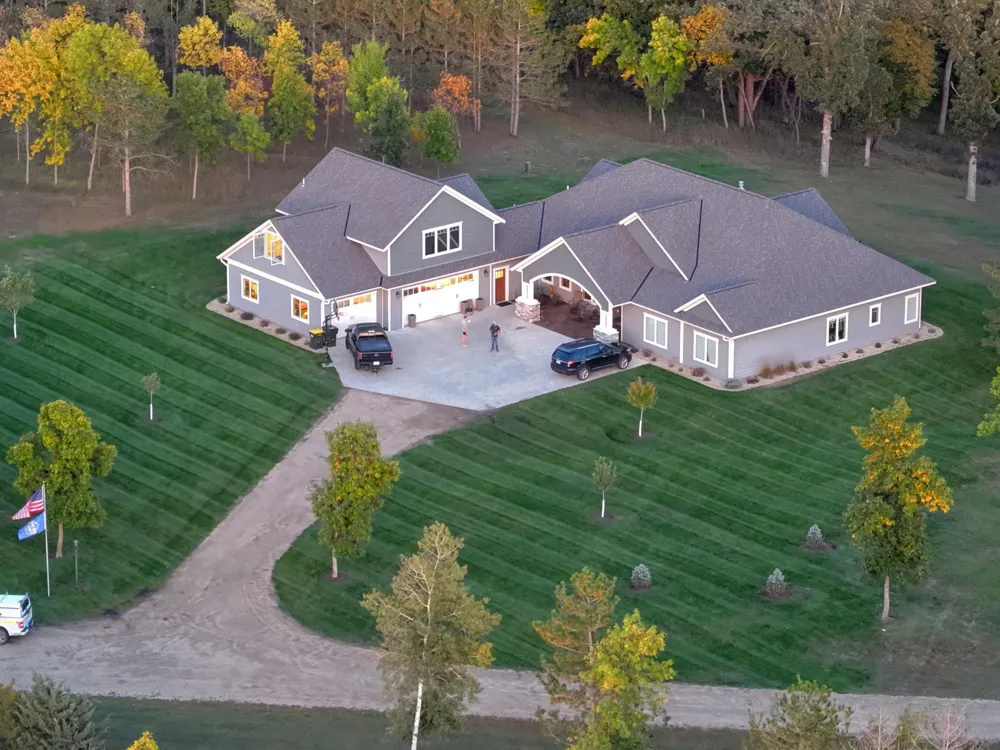 8382 198th Avenue NE New London, MN 56273