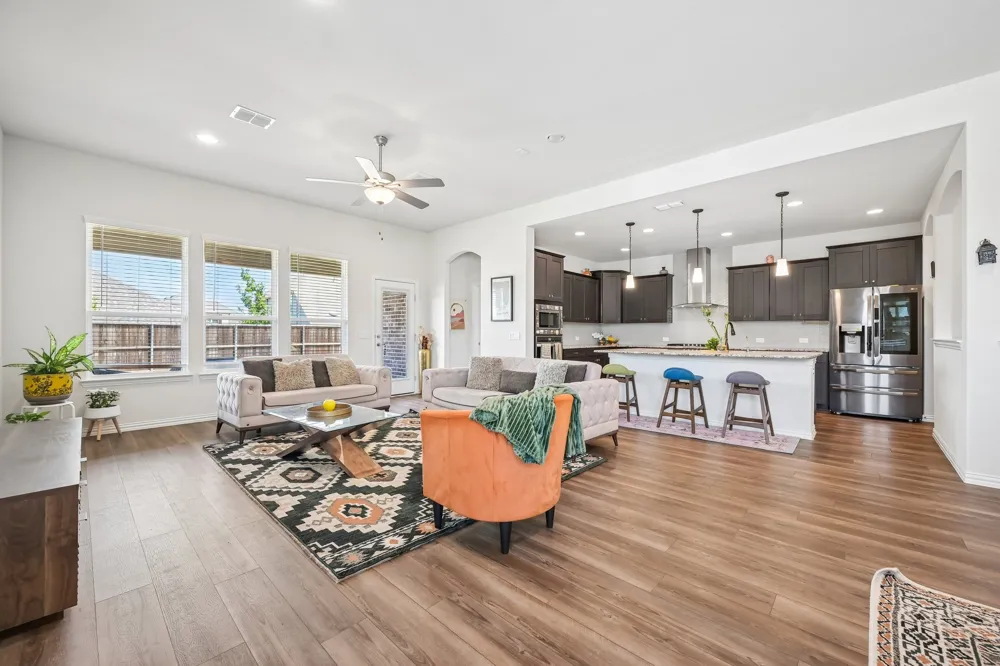 2801 RYDER LANE Aubrey, TX 76227