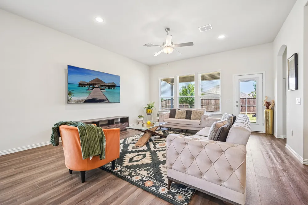 2801 RYDER LANE Aubrey, TX 76227