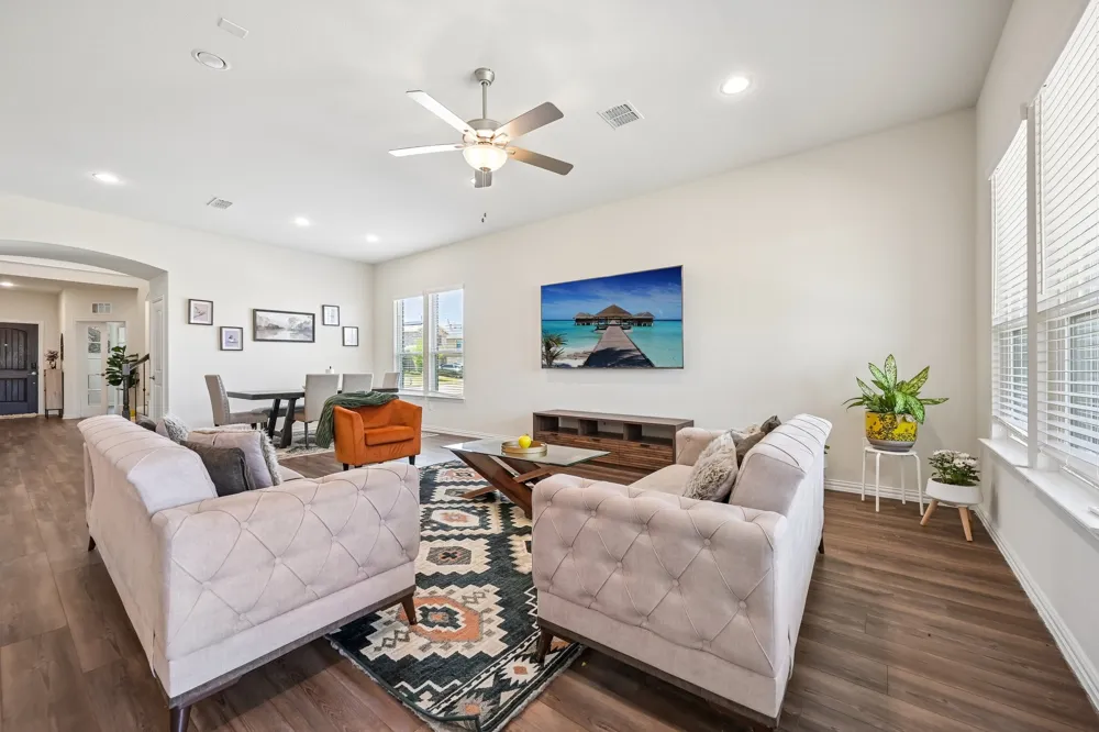 2801 RYDER LANE Aubrey, TX 76227
