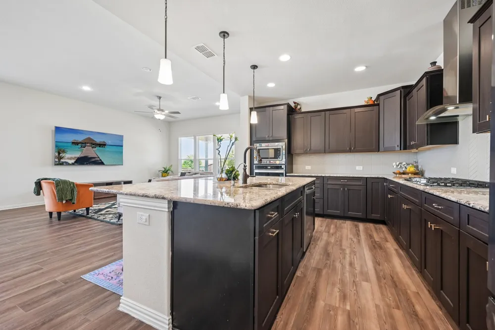 2801 RYDER LANE Aubrey, TX 76227