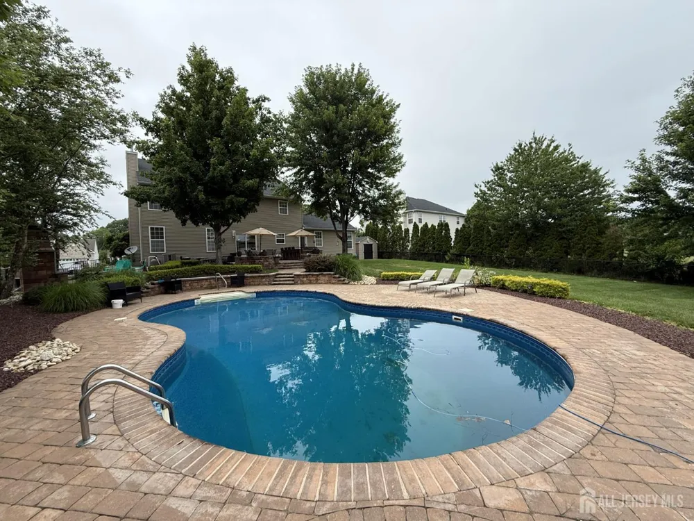 27 Mitchell Drive Monroe, NJ 08831
