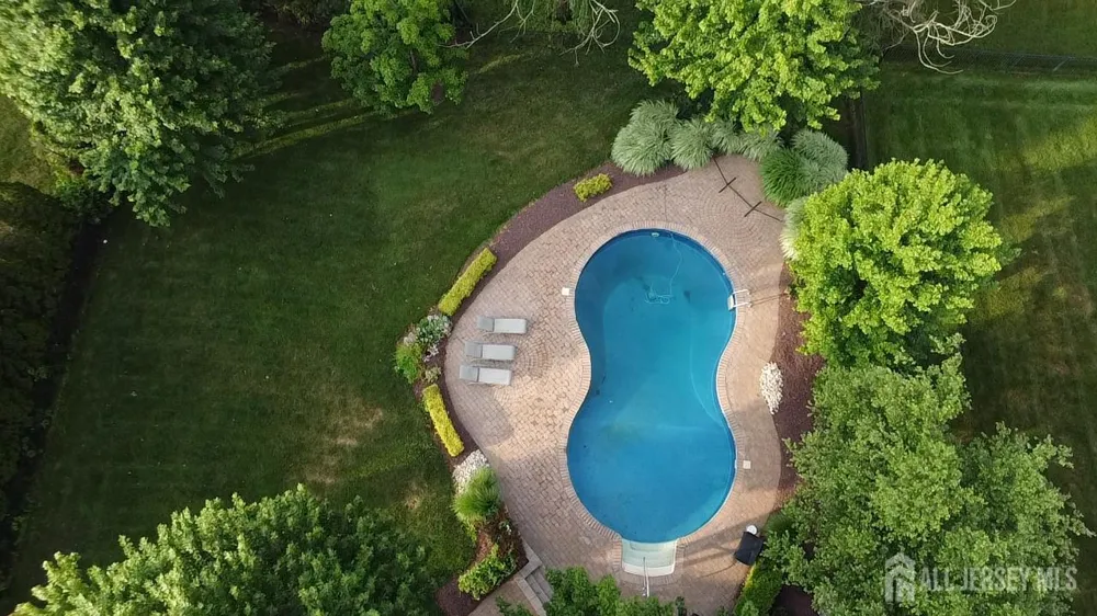 27 Mitchell Drive Monroe, NJ 08831