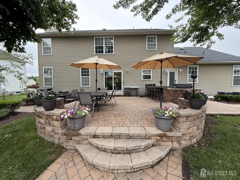 27 Mitchell Drive Monroe, NJ 08831