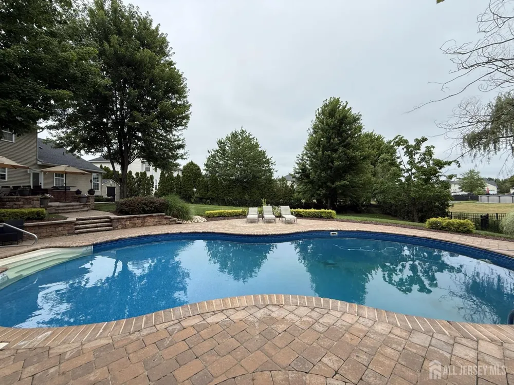 27 Mitchell Drive Monroe, NJ 08831