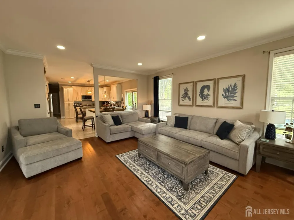 27 Mitchell Drive Monroe, NJ 08831