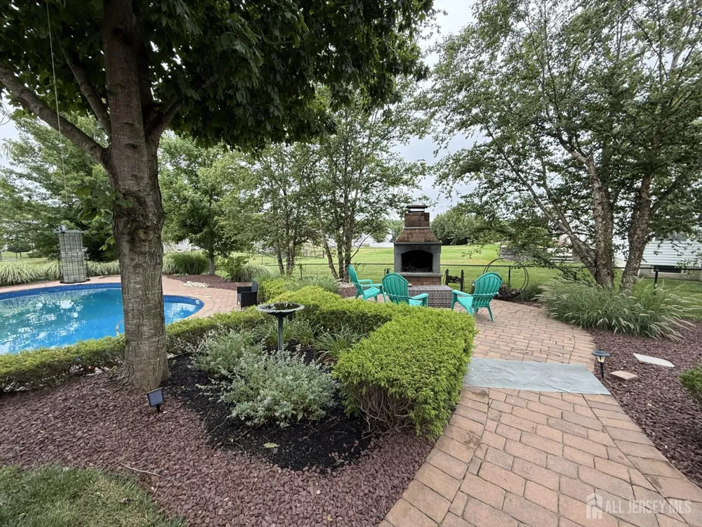 27 Mitchell Drive Monroe, NJ 08831