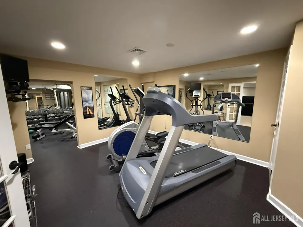 27 Mitchell Drive Monroe, NJ 08831
