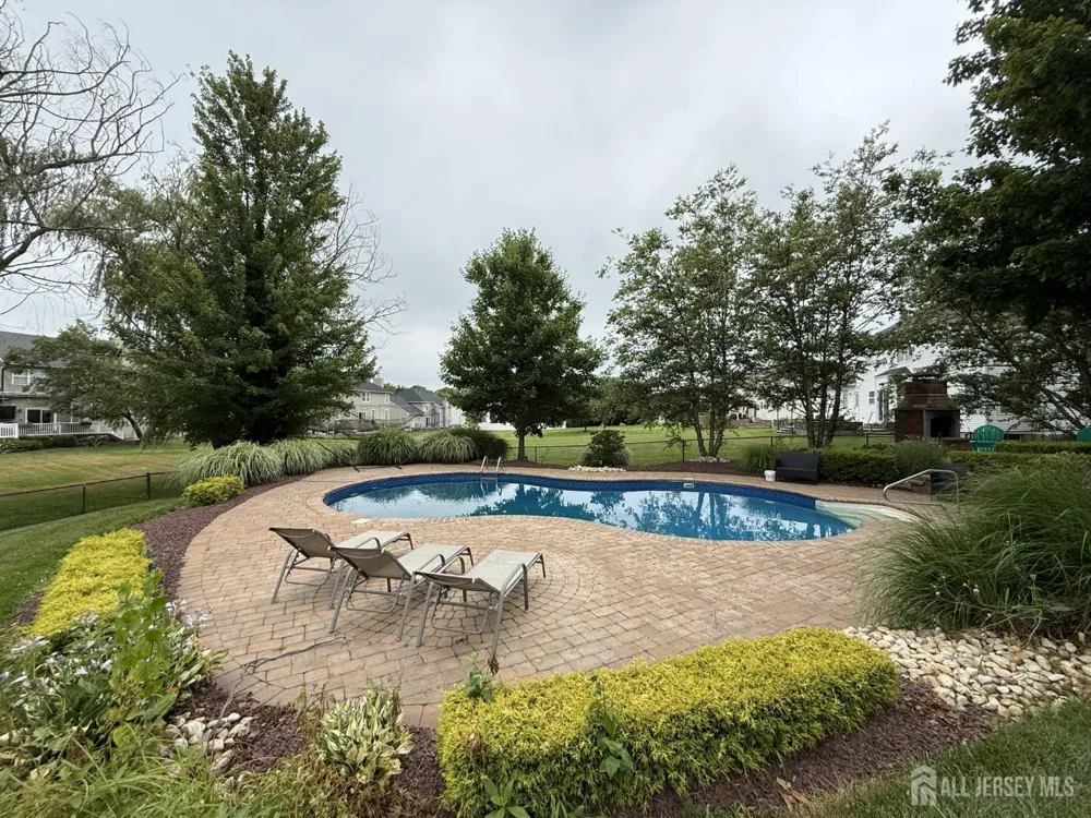 27 Mitchell Drive Monroe, NJ 08831