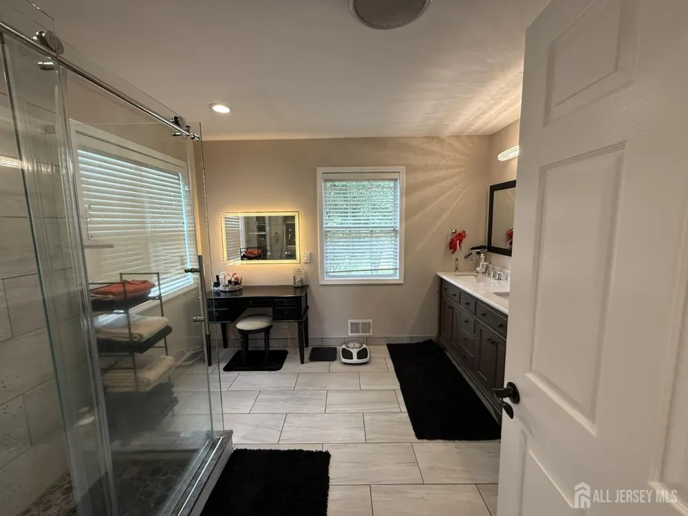 27 Mitchell Drive Monroe, NJ 08831