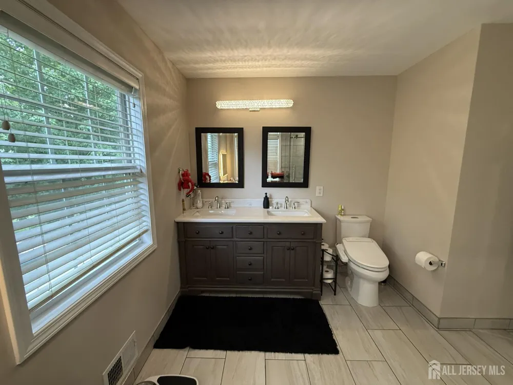 27 Mitchell Drive Monroe, NJ 08831