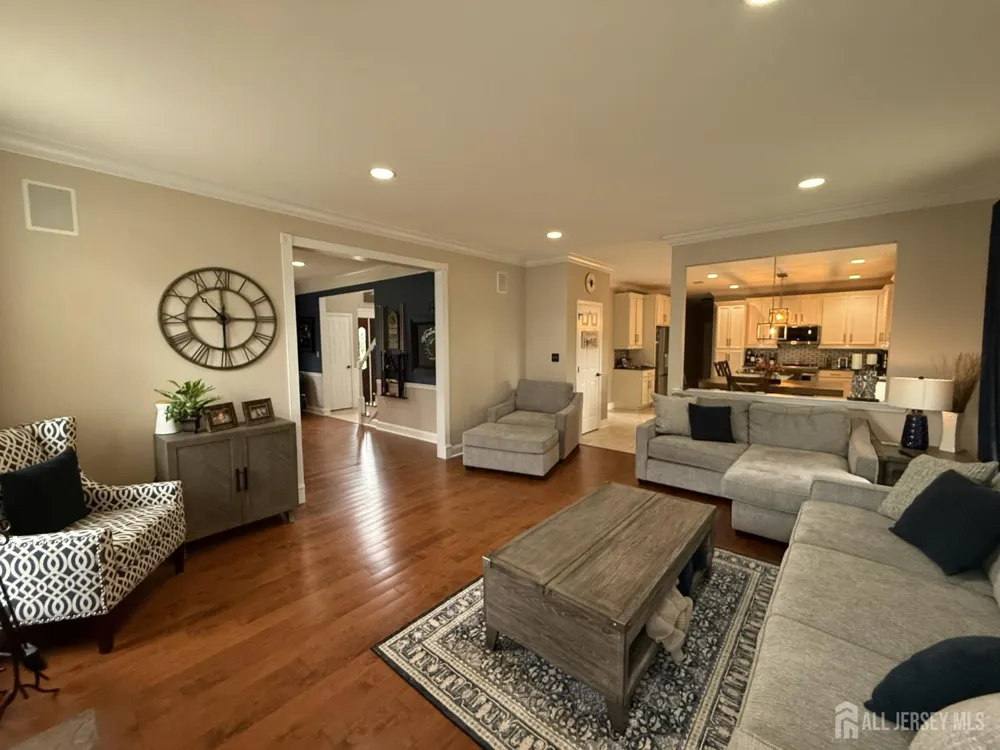 27 Mitchell Drive Monroe, NJ 08831