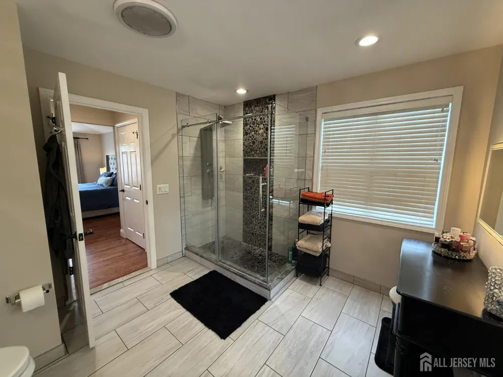 27 Mitchell Drive Monroe, NJ 08831