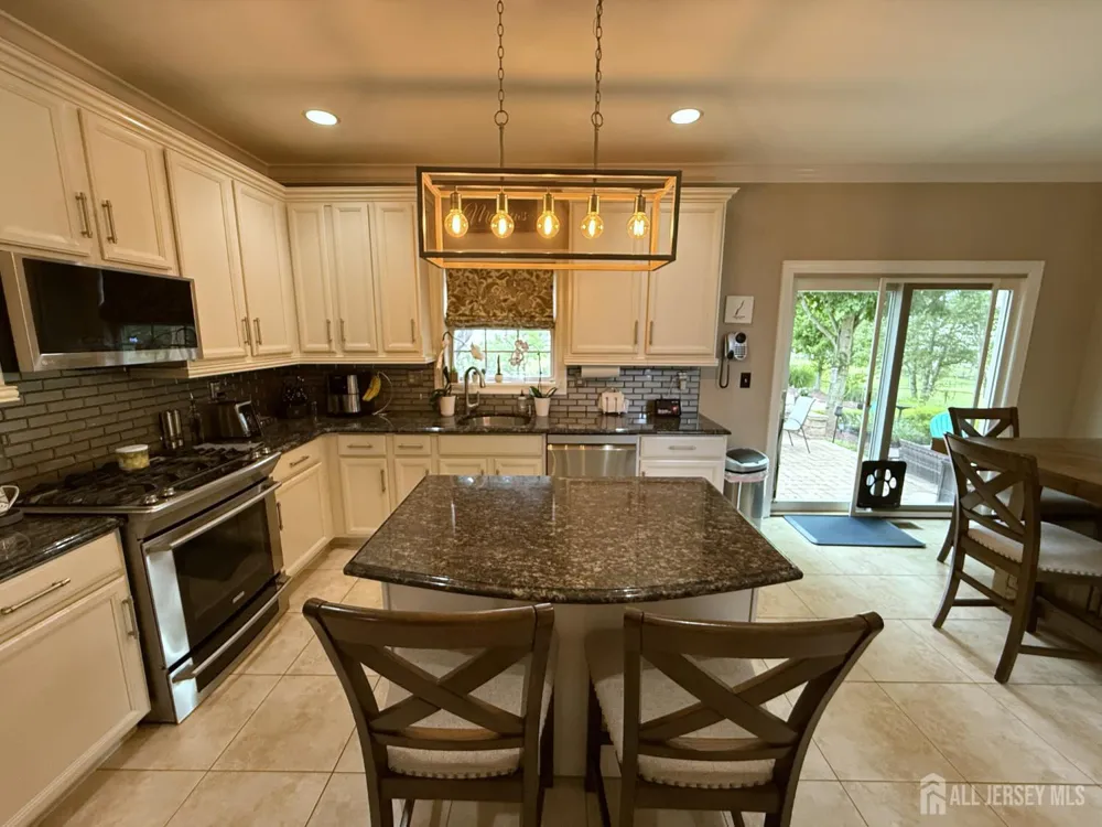 27 Mitchell Drive Monroe, NJ 08831