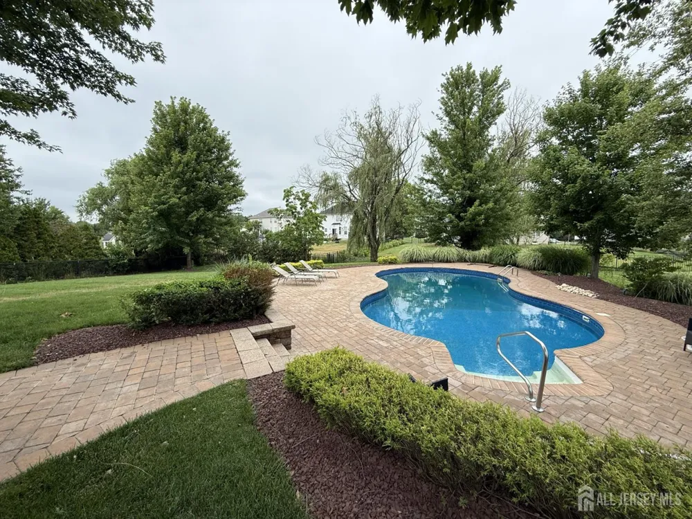 27 Mitchell Drive Monroe, NJ 08831