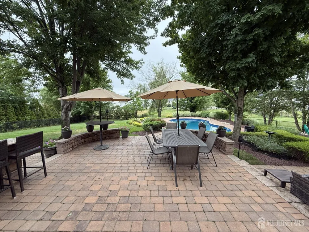 27 Mitchell Drive Monroe, NJ 08831