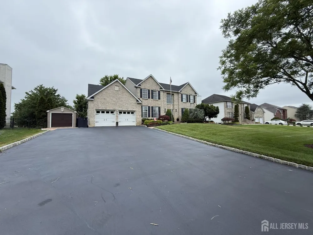 27 Mitchell Drive Monroe, NJ 08831