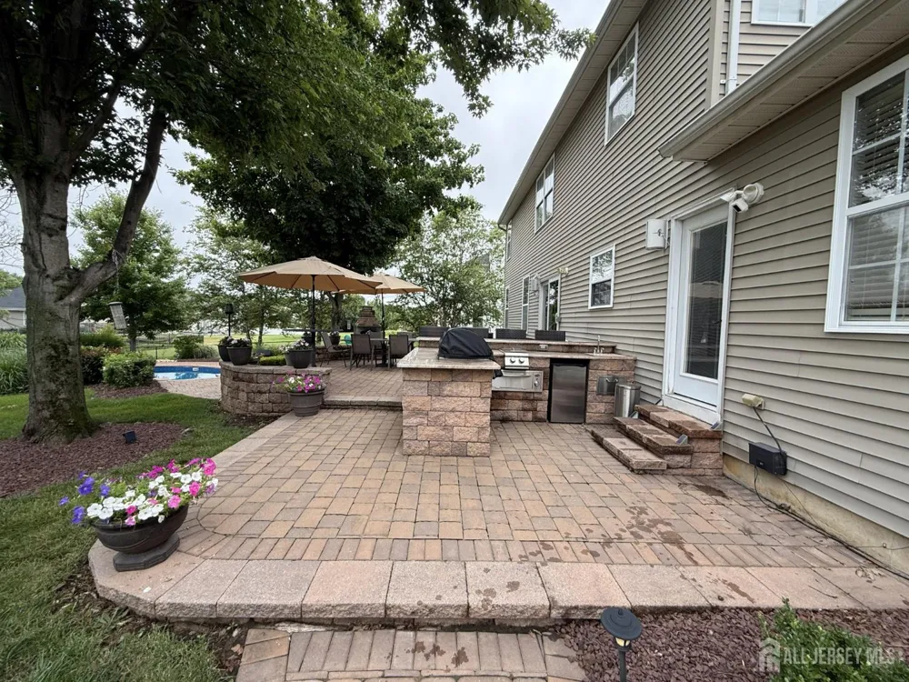27 Mitchell Drive Monroe, NJ 08831