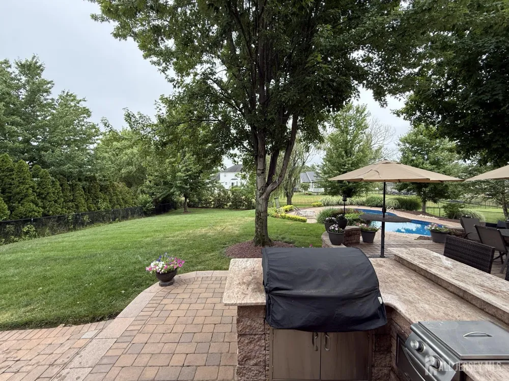 27 Mitchell Drive Monroe, NJ 08831