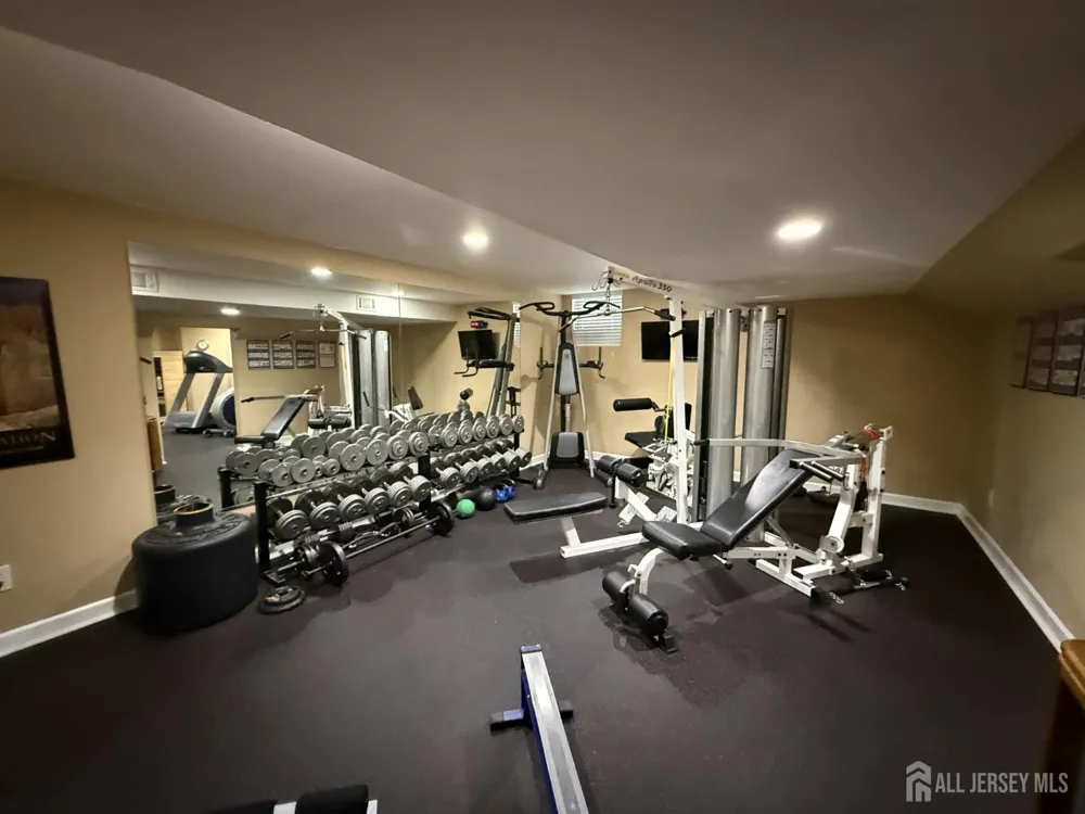 27 Mitchell Drive Monroe, NJ 08831