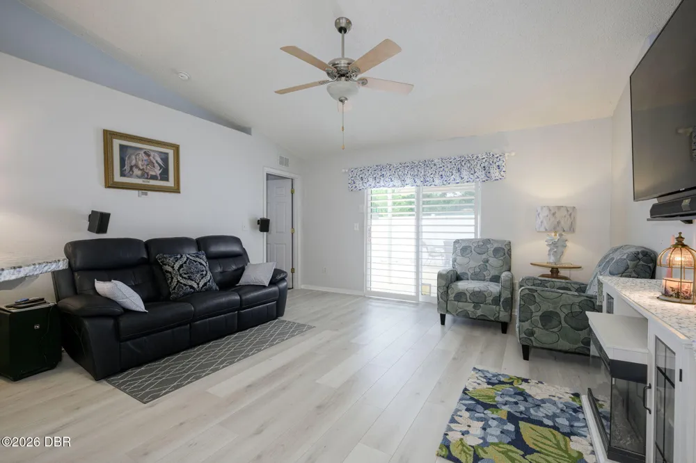 18 Phoenix Lane Palm Coast, FL 32164