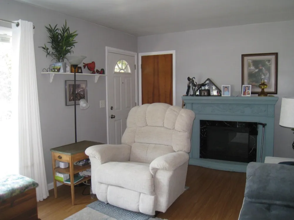 1049 W Summit Avenue Muskegon, MI 49441
