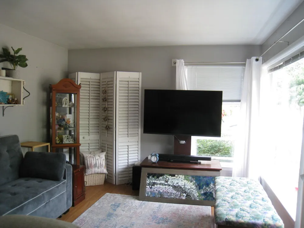 1049 W Summit Avenue Muskegon, MI 49441