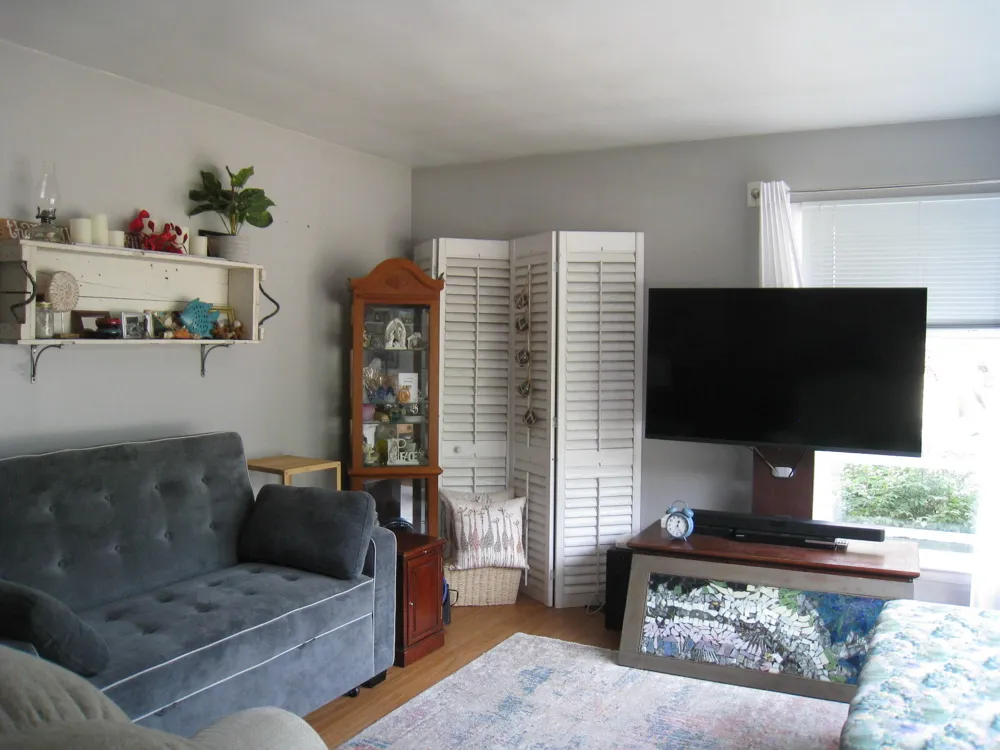 1049 W Summit Avenue Muskegon, MI 49441