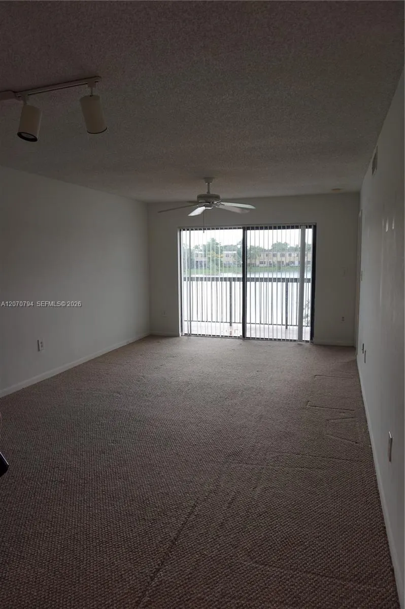 9842 Nob Hill Ln #9842/08 Sunrise, FL 33351