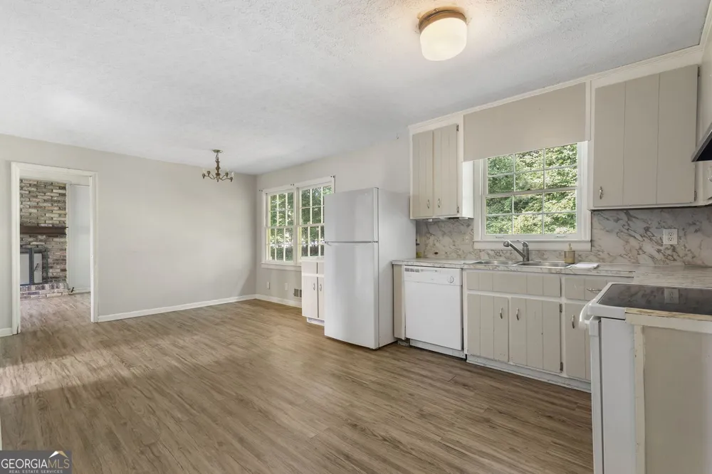 5525 Oak Grove DR Acworth, GA 30102
