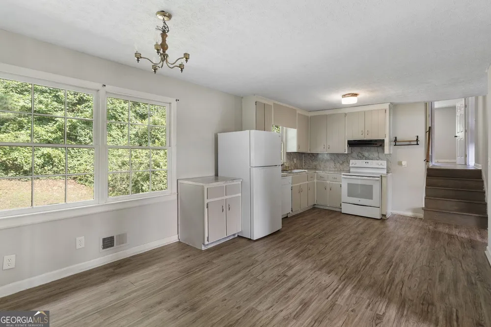 5525 Oak Grove DR Acworth, GA 30102
