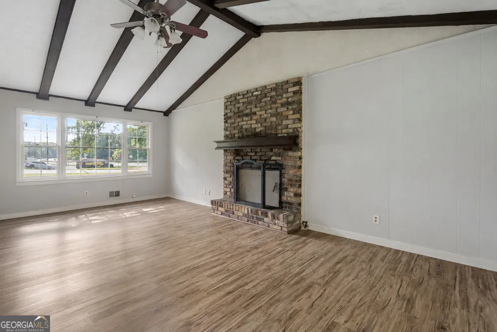 5525 Oak Grove DR Acworth, GA 30102