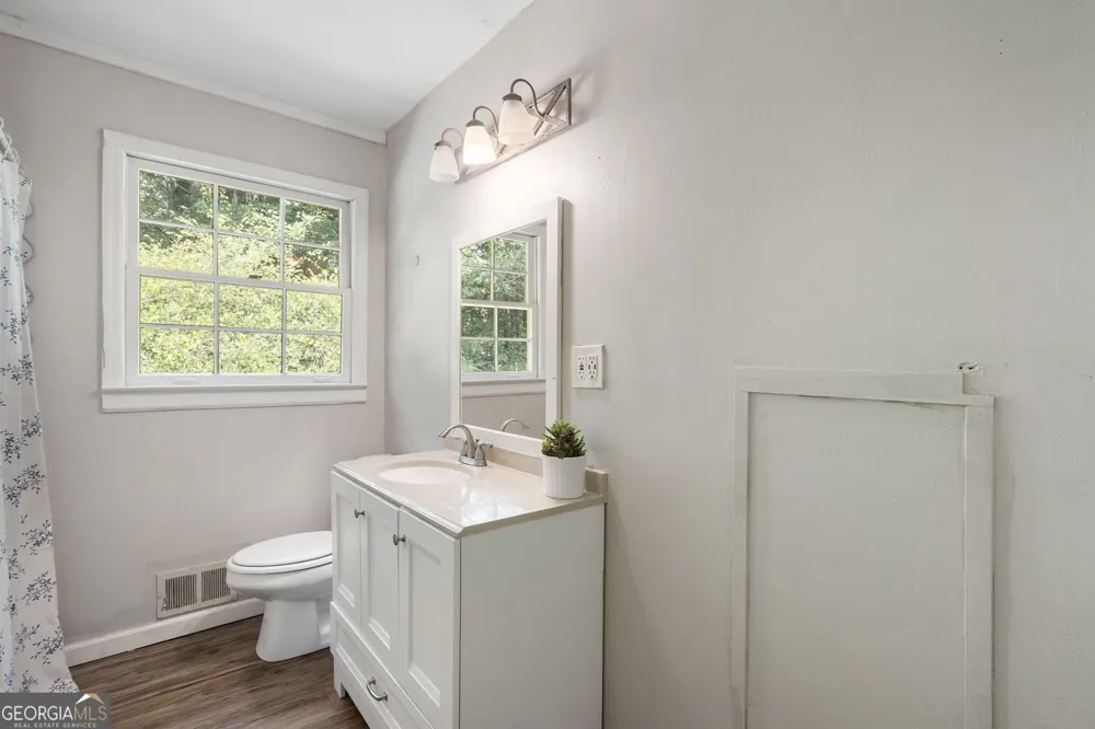 5525 Oak Grove DR Acworth, GA 30102