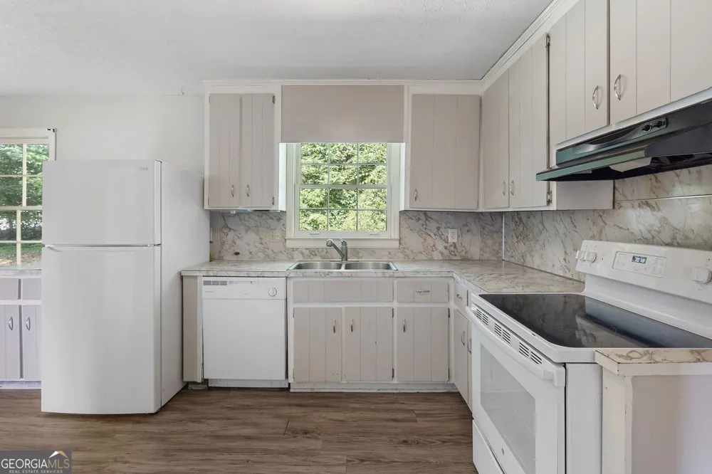 5525 Oak Grove DR Acworth, GA 30102