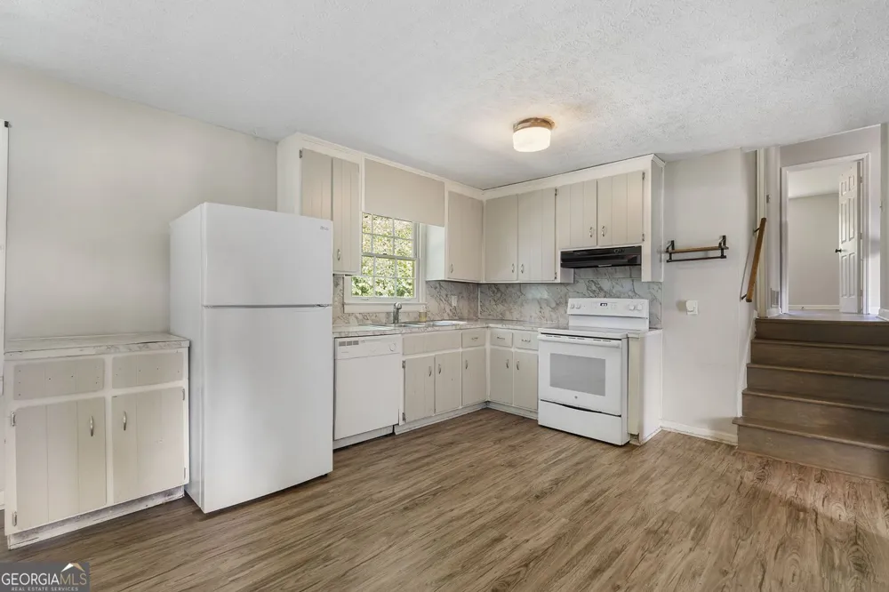 5525 Oak Grove DR Acworth, GA 30102