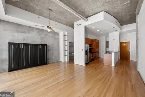 943 Peachtree ST NE