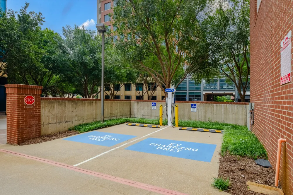 5055 Addison Circle #209 Addison, TX 75001