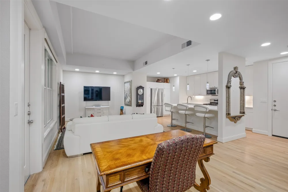 5055 Addison Circle #209 Addison, TX 75001