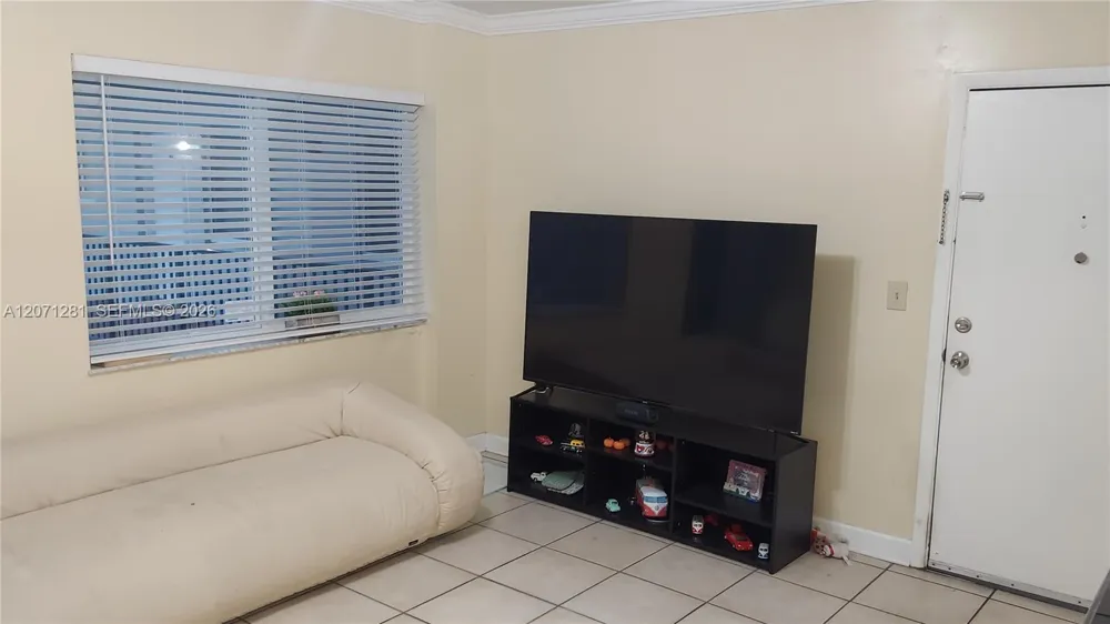 900 SW 84th Ave #301E Miami, FL 33144