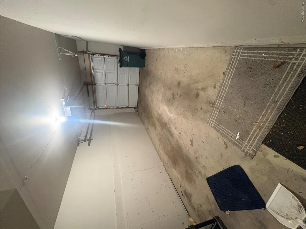 1123 Beaver Run Troy City, MI 48083